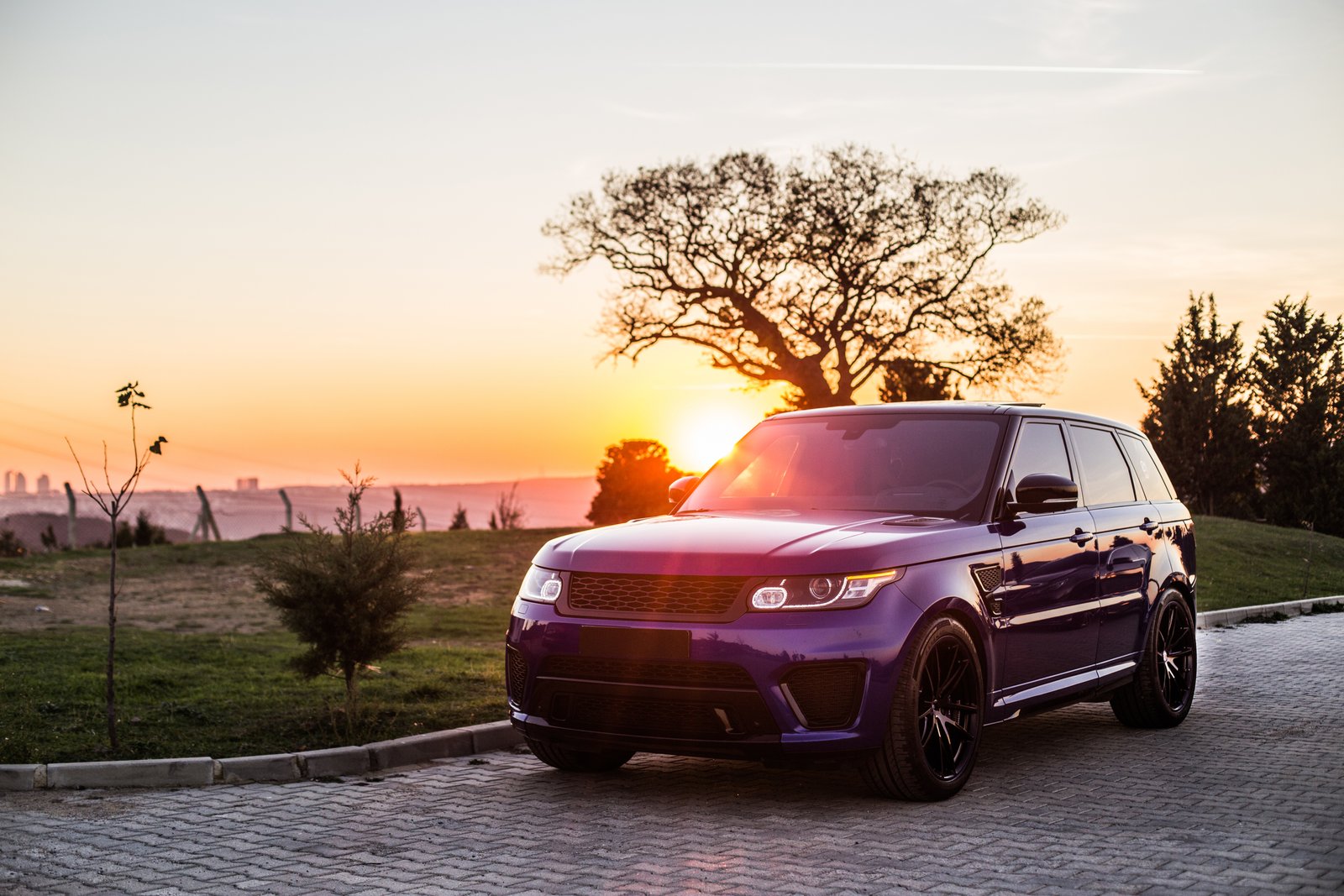 SUV